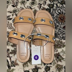 Women’s sz 6 Sandals